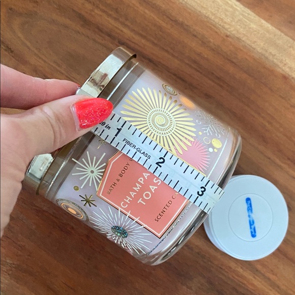 Bath & Body Works Champagne Toast scented candle cozy home vibe gold celebration - Picture 8 of 16